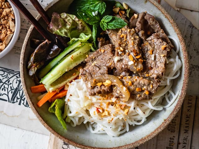 Lemongrass Beef Vermicelli (Bun Bo Xao).